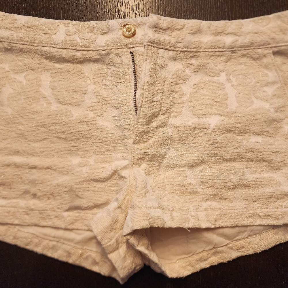 Abercrombie & Fitch white shorts - Size 4